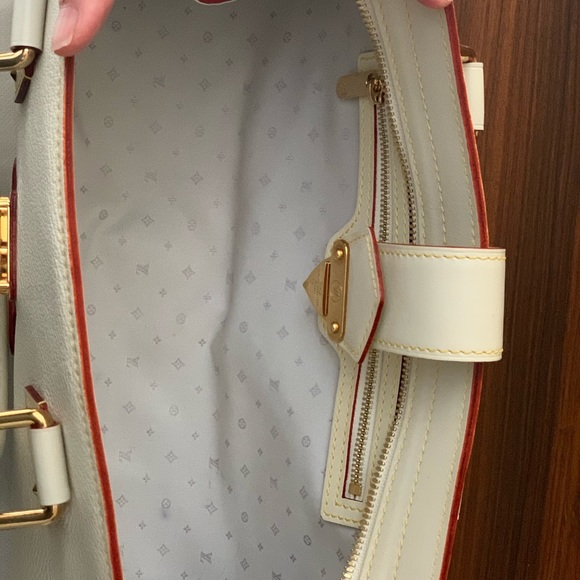 Louis Vuitton Bag - Picture 7 of 8